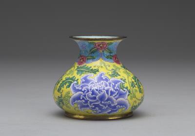 图片[3]-Pomegranate-shaped vase with painted enamel decor on copper, Qing dynasty, Qianlong reign (1736-1795)-China Archive